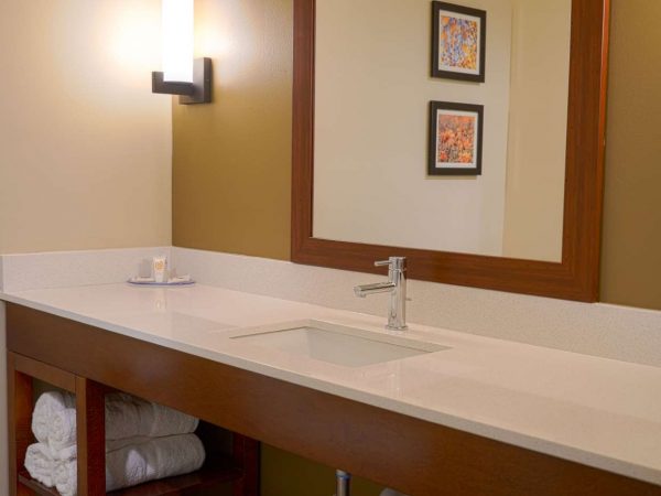 white laminate countertop at comfort inn