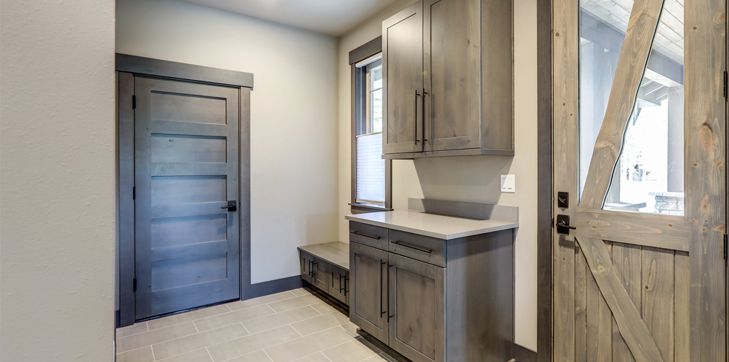 Rustic small mudroom ideas for organization 