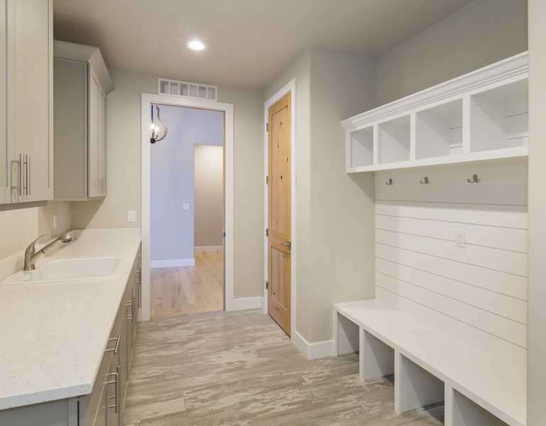 8 Fabulously Functional Small Mudroom Ideas
