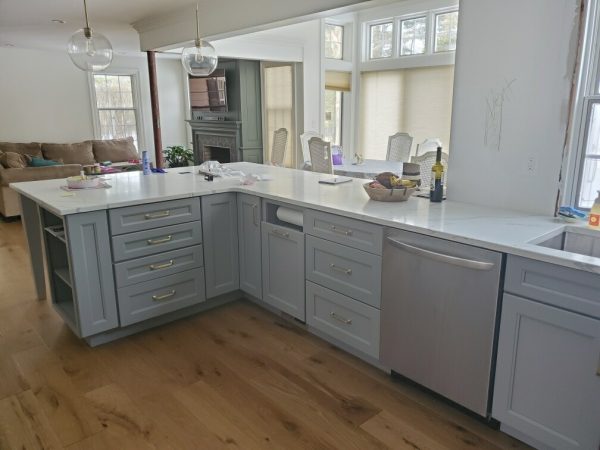 small kitchen before renovation