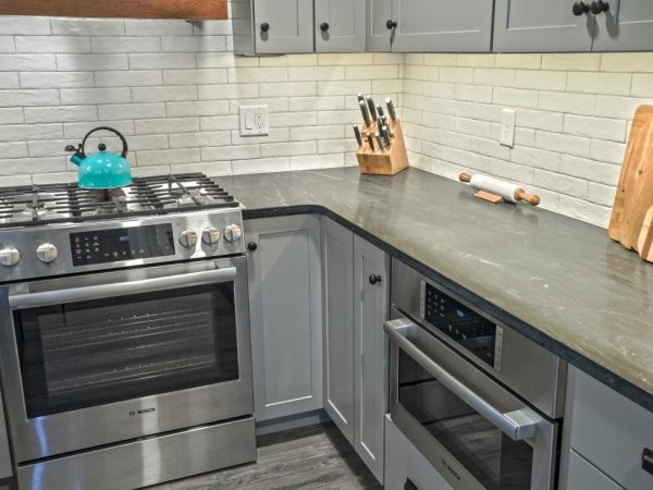 dark gray quartz kitchen countertop