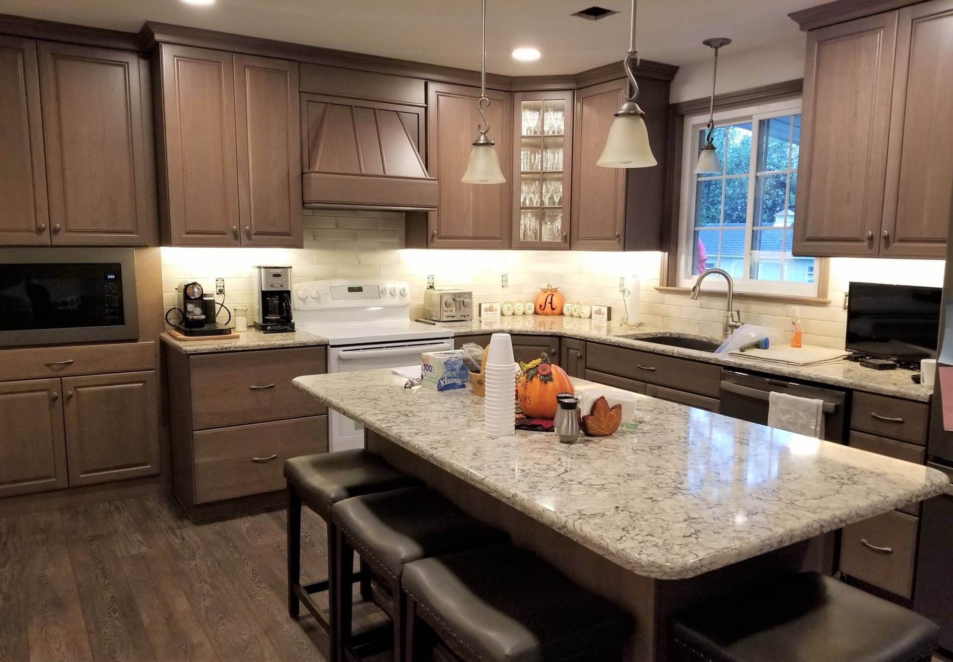 Decora Cherry Kitchen Denver PA Masterbrand